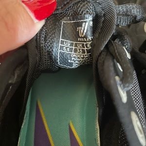 Black nfinity cheer shoes